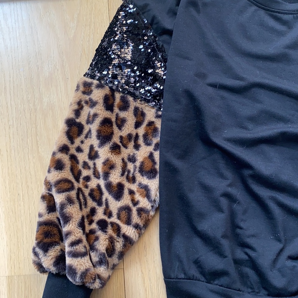 Patterned Sweater - Picture 3 of 3